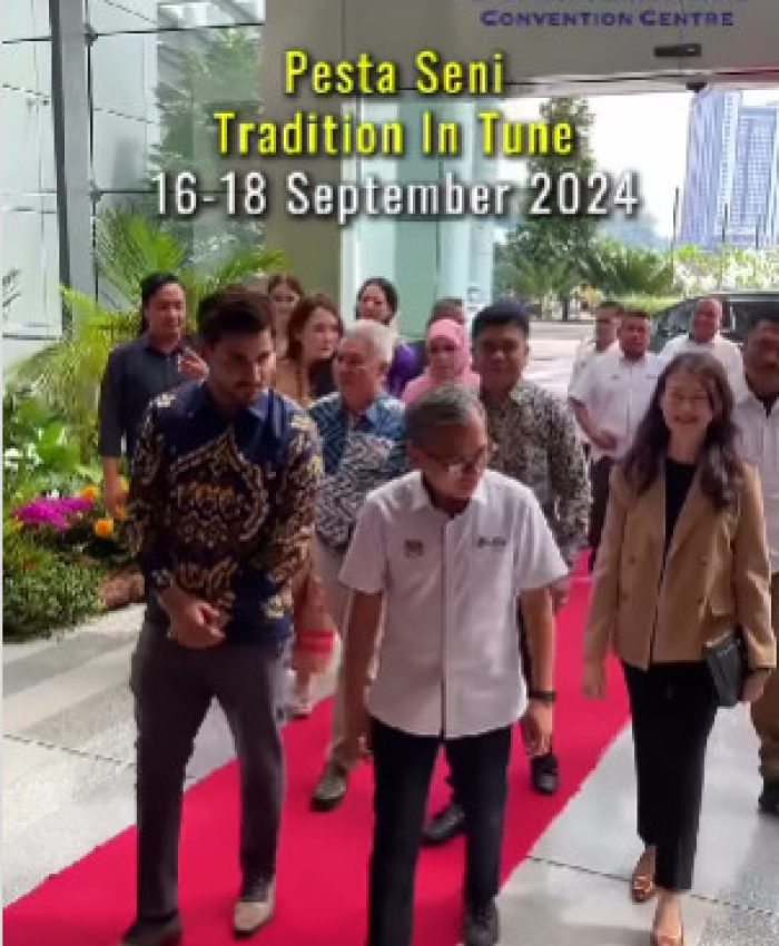 Flag Waving Ceremony for Malaysia Day 🇲🇾 and launching ceremony for Pesta Seni Tradition in tune @traditionintune.official organized by Persatuan Pentas Anak Seni Malaysia @ppasmofficial